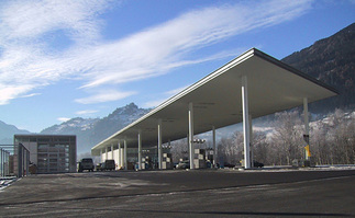 Tankstelle mit Imbiss, Foto: Christof Lackner